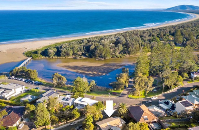 Bombora, Gerroa, South Coast