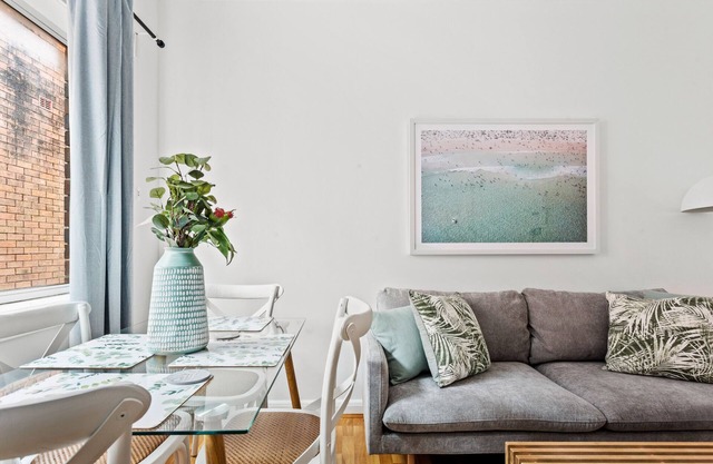 Bondi 2-Bed Apartment with Awesome Sunrise Views