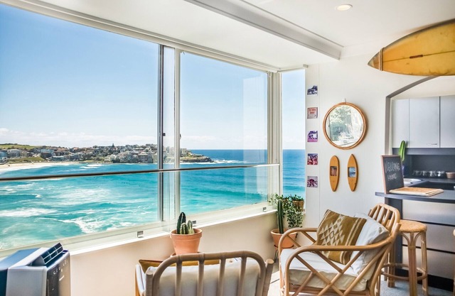 Bondi Cloud Surf House by Sydney Dreams