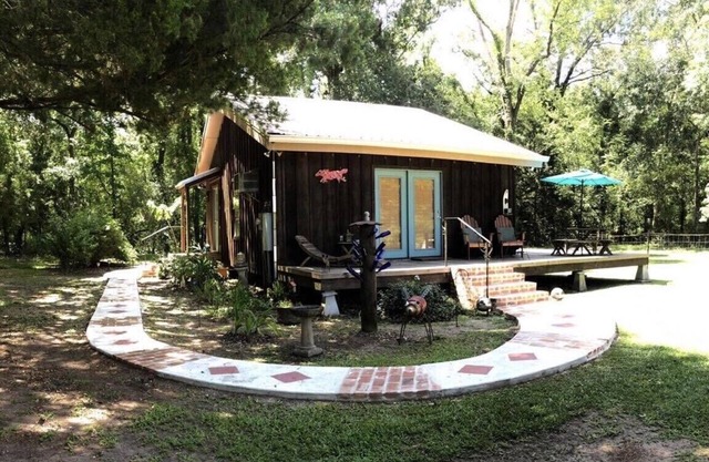 Bonne Terre Studio: Louisiana Farm Stay Getaway Artists’ Retreat