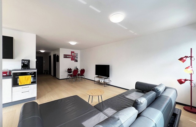 Bonquartier | Design apartment with workplace/balcony & parking space