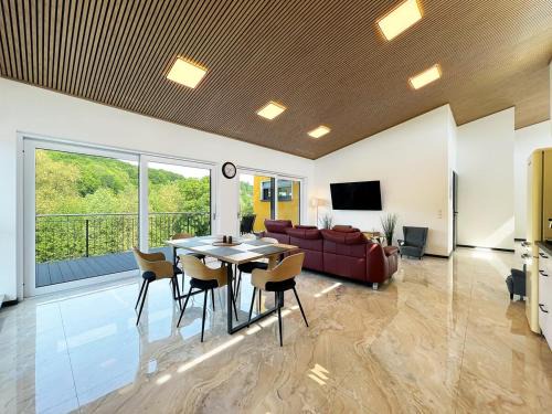 bonquartier - Luxuriöses 4-Zi-Penthouse mit großer Terrasse - Blick ins Grüne
