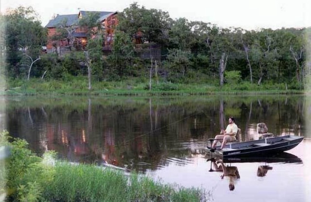BOOK FOR SUMMER! Secluded Luxury Retreat on Private Lake - Sleeps 32