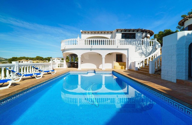 Book It Villa Attias Moraira