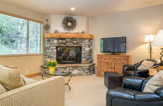 Book Now for Summer! Charming Corner Condo on Trail Creek With Shuttle Access and Shared Hot Tub!