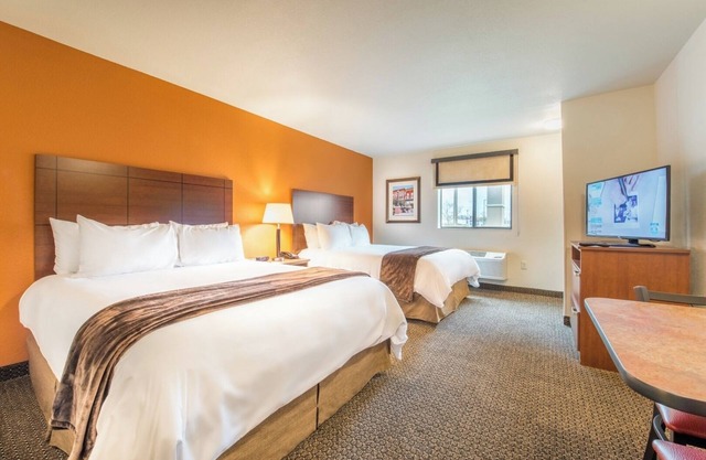 Book Your Bend Adventure – Rooms Near Parks & Dining
