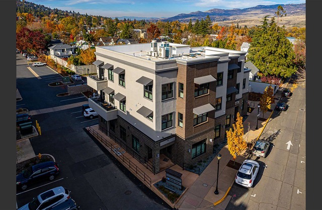 BookStayHop - Plaza North (201-203) Suites Trinity With Gorgeous Mountain Views