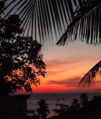 Boracay Sunset View: 2-min Walk to White Beach