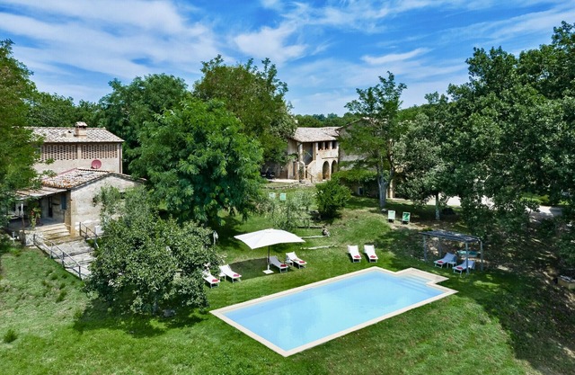 BORGO ANTICO - Nine Bedroom Villa, Sleeps 20