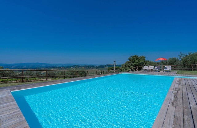 Borgo Apt. with ac near Siena