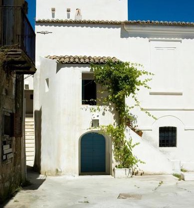 BORGO PETELIA, Casa Fazio, Antica piccola casa con loggia e scala esterna
