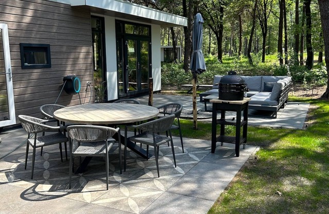 Bos Chalet Hellendoorn with Hot tub