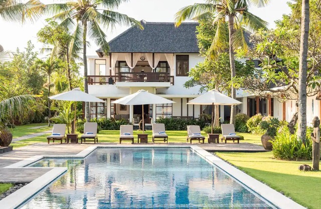 Bougain Villa - 5 Bedroom, Oceanfront villa inc. Chef