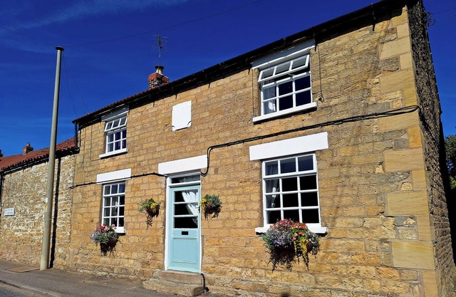 BOUNDCLIFFE FARM, pet friendly, with open fire in Allerston