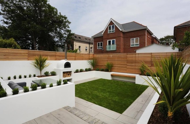 BOURNECOAST: MODERN HOUSE WITH GARDEN-PIZZA OVEN-BBQ-WIFI-PARKING-NETFLIX-HB2192