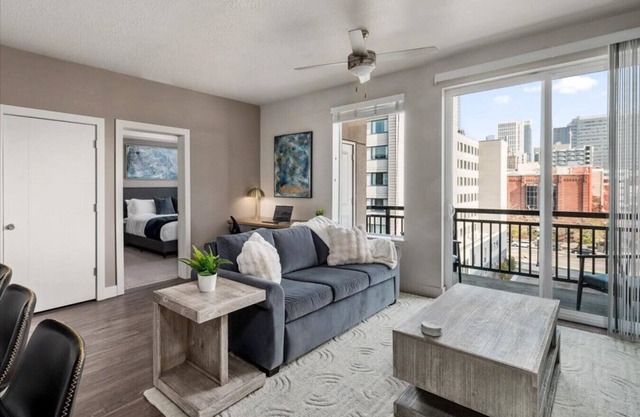 Boutique 1BR nr Convention Ctr Pool/Htub/Gym