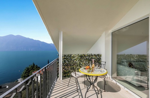Boutique apartment Venere with Pool, Brenzone sul Garda, Italy
