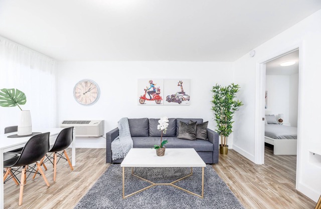 Boutique apartment 6 minutes from the beach