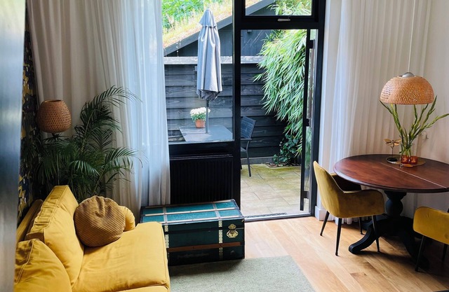 Boutique Apartments Bergen “Yellow” with sunny private terrace