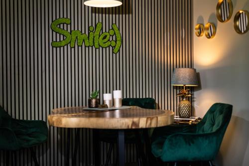 Boutique Apartments by Roy Oberhausen