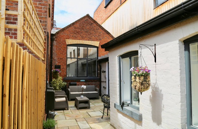 Boutique Courtyard Apt @ The Chapel Chester - City Centre