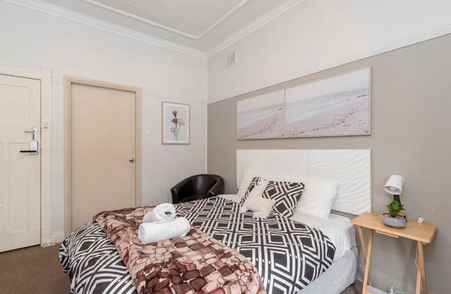 Boutique Private Suite 7 Min Walk to Sydney Domestic Airport - SHAREHOUSE