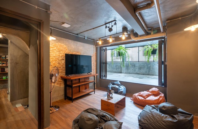 Boutique Terrace Suite | Old Town BKK – H.O.M