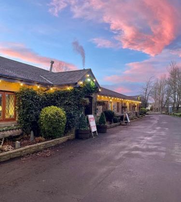 Bowes Incline Hotel