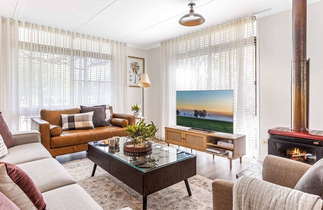 Bowral Beauty with Fire Place