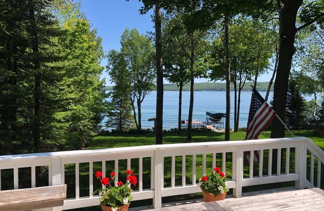 Boyne City Family friendly beachfront getaway