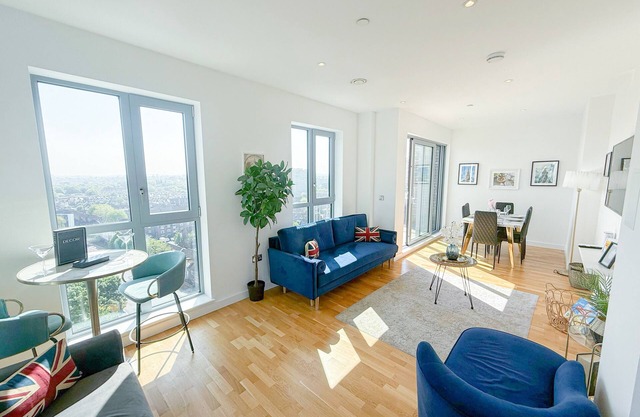 BR Battersea Penthouse w/Balcony & Lift, Clapham