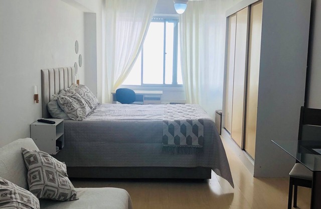 Cozy and complete loft in the heart of Porto Alegre – next to Gasômetro