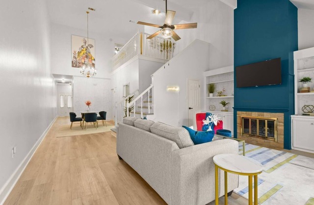 BR Stylish Retreat w/Fenced Patio! 2K Lux Stay!