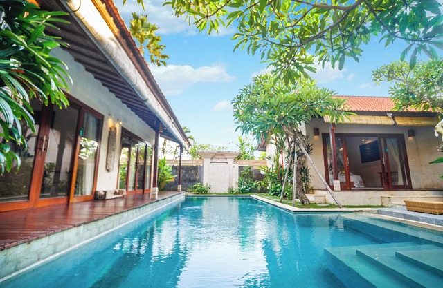 BR3002 - 3 Bedroom walk to Beach Canggu/Berawa