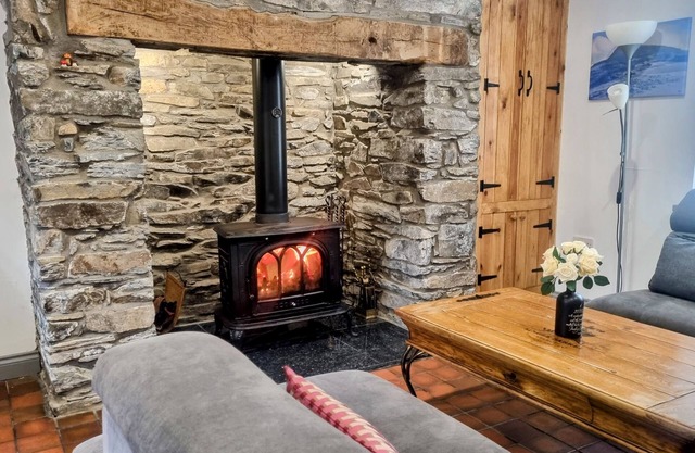 Brackendale - a holiday cottage that sleeps 11 guests in 4 bedrooms