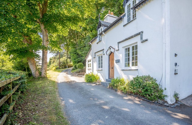 BRAICH-Y-CELYN LODGE, family friendly, with open fire in Aberdovey