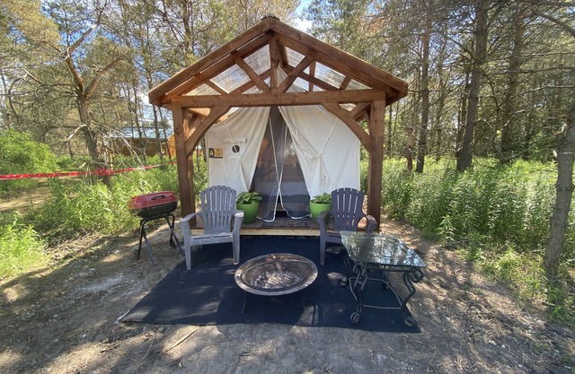 Brand Glamping Tent, Hepworth, 3 Wooded Acres