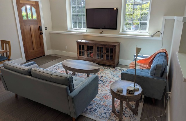 Brand New 1 BR with AC in Prime Portland Location