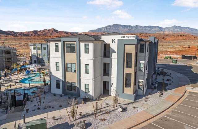Brand New 2 bed 2 bath ground floor condo, in the Terra resort at Coral Canyon.