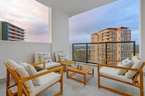 Brand new 2BD Modern Apt near MQ shopping centre