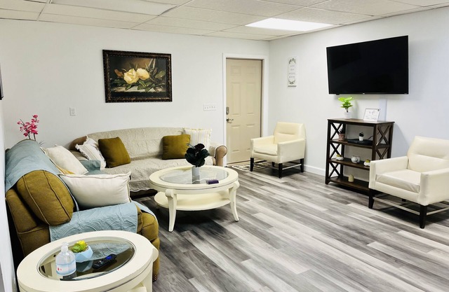 Brand new 3-bedroom 2-bath house in West OC close to all local attractions.