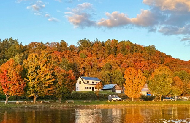 Brand New 4 Bedroom Lake House/Farm House