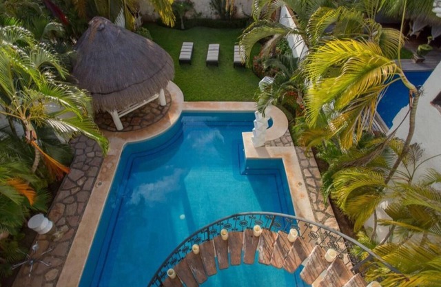 Brand new 5BR Villa, Very close to beach