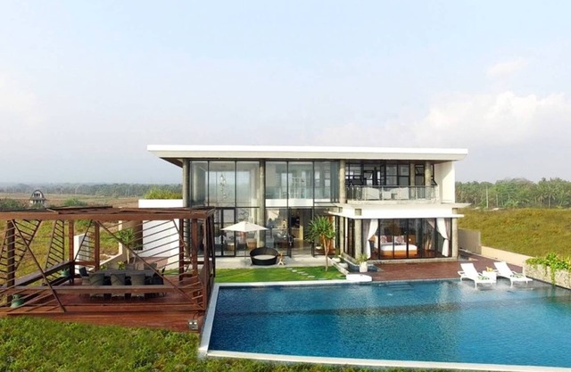 Brand new absolute beachfront retreat