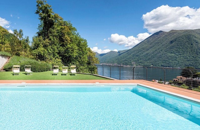 Brand new apartment with garden and lake view surrounded by nature equipped with all comforts for a wonderful holiday on Lake Como, the most beautiful lake in the world.