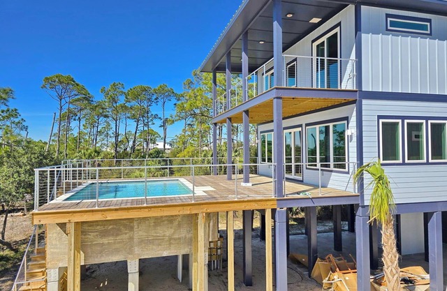 Brand New Beachfront Build, Private Pool, Pet-Friendly, Secluded Beaches