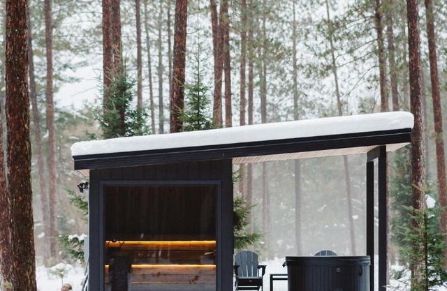 Brand New Black Fox Cabin with Private Nordic Spa