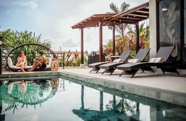 Brand New Casa Lunula 4-bedroom 4.5 Bath house in Manuel Antonio w/Private Pool