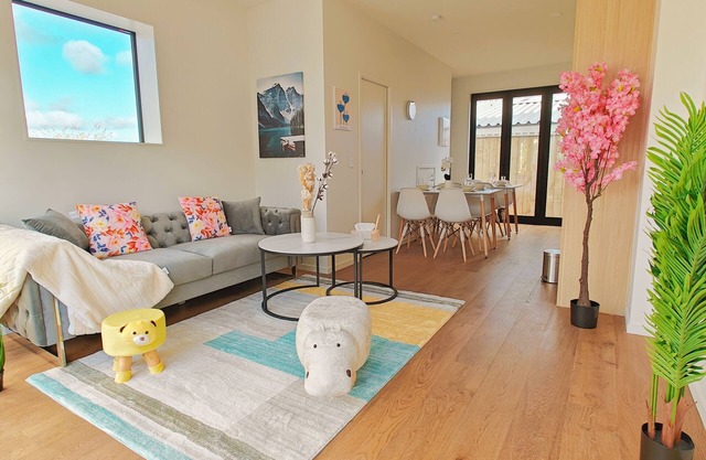 Brand new central modern townhouse with garden and patio and free parking