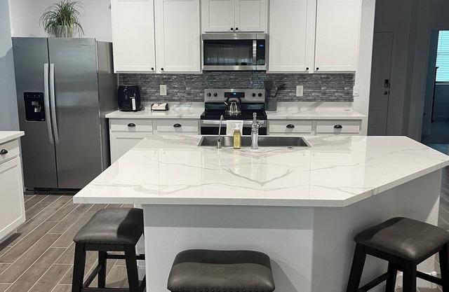 Brand new charming 4-bedroom house with beautiful mountain views in Gold Canyon